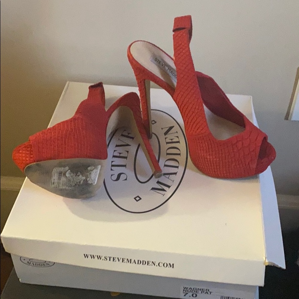 Heels - Picture 3 of 3